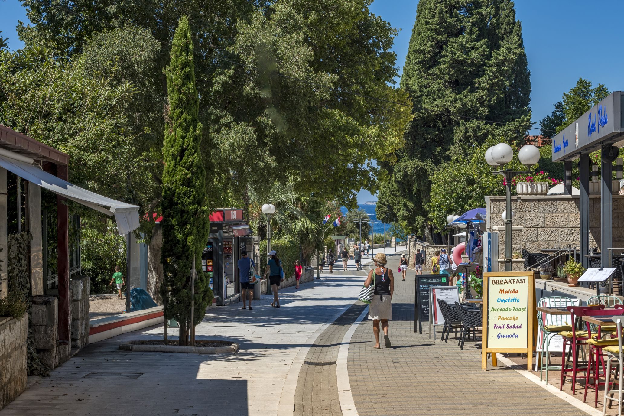 Lapad - šetnica i kafići