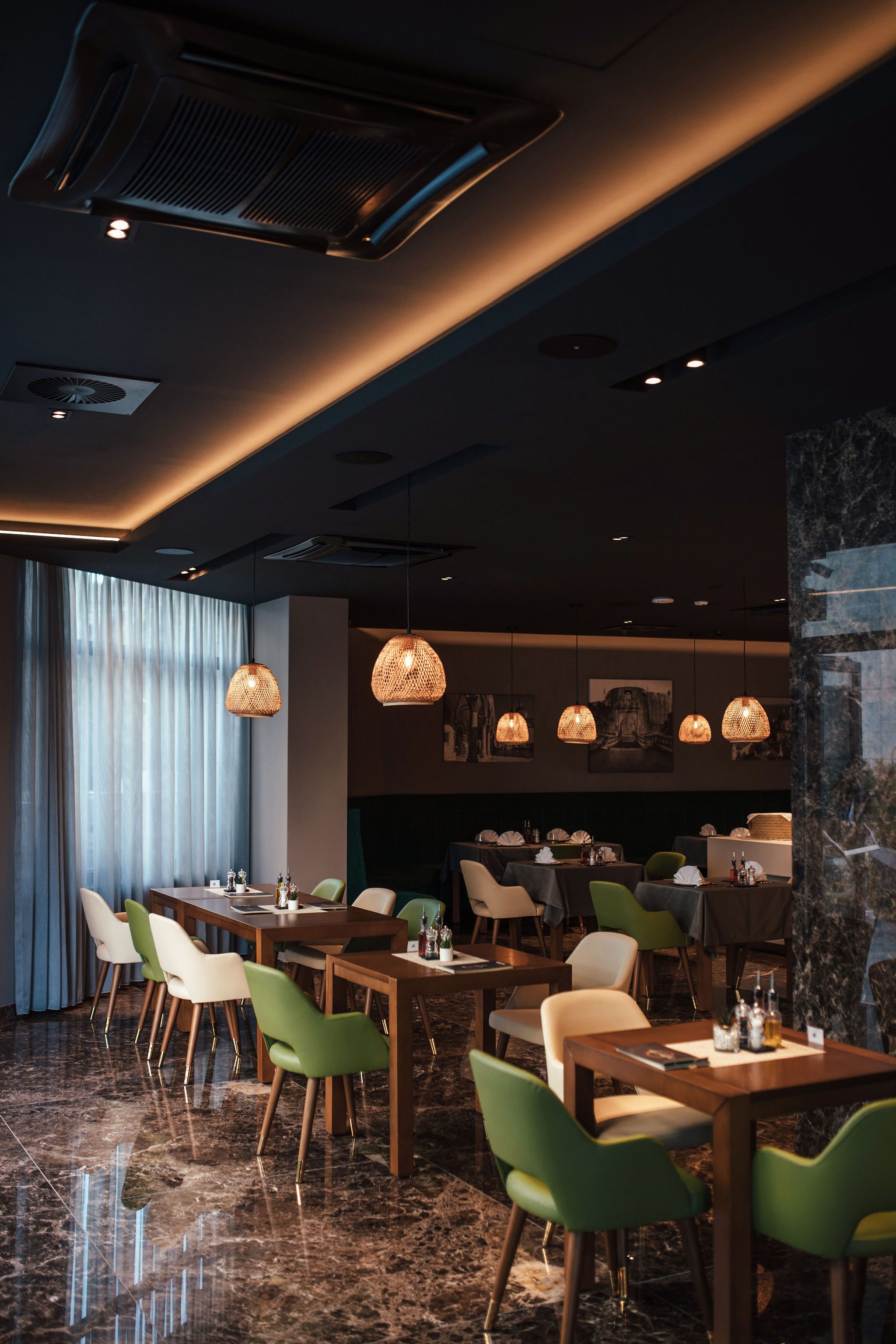 City Restaurant & Bar