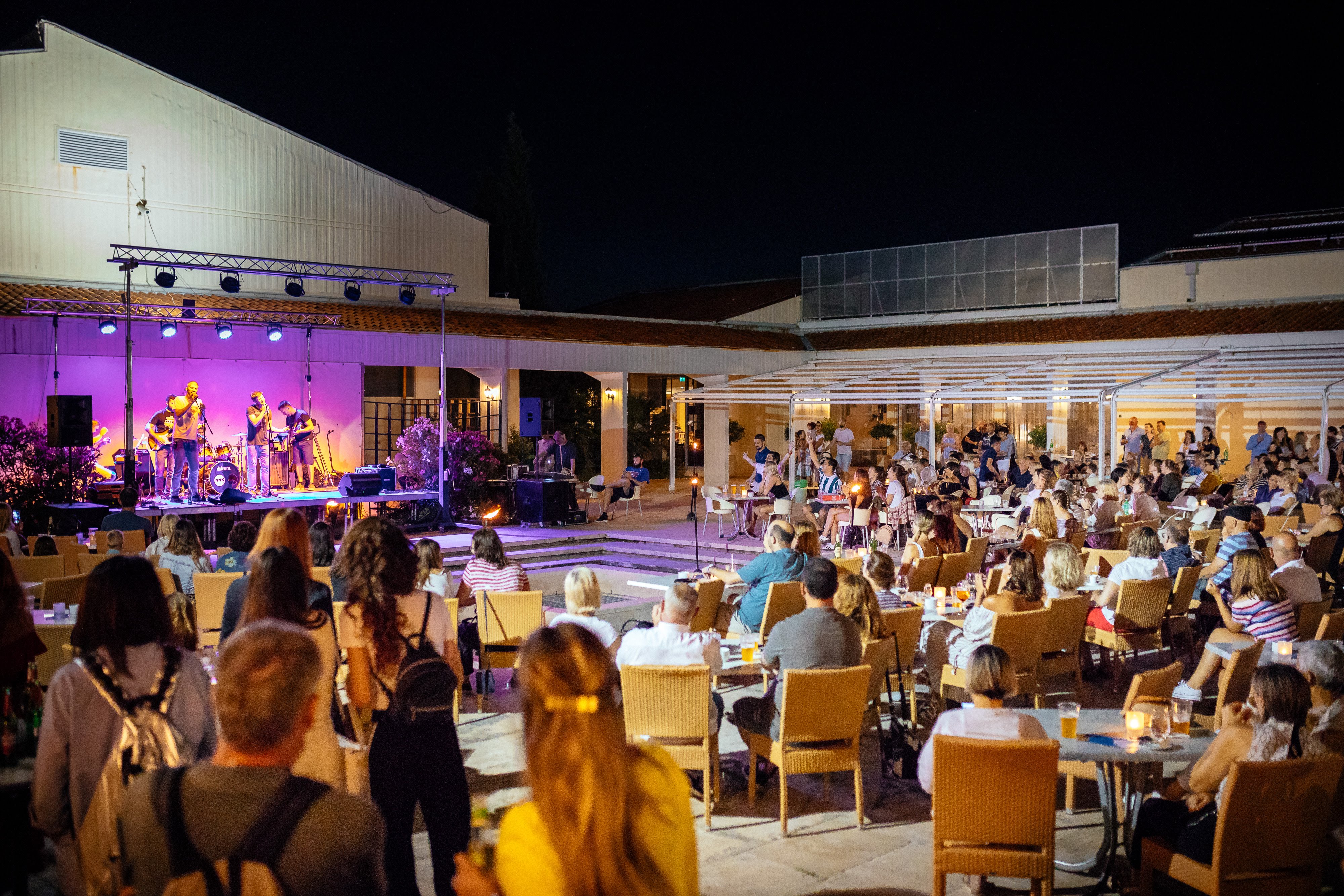 TRIBUTE LIVERPOOLSKIM LEGENDAMA  THE BEATLES REVIVAL BAND OVE SUBOTE NA BABINOM KUKU