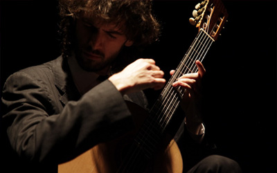 Petrit Çeku, gitara